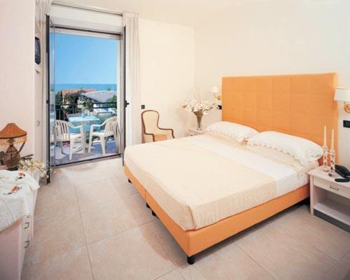 Hotel Ducale Cattolica Eksteriør bilde
